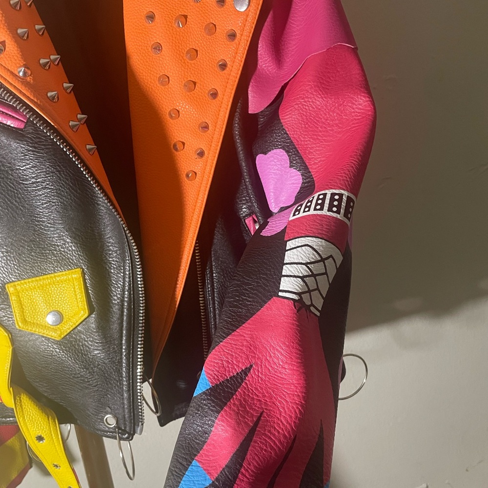 A Beautiful, Unique, Leather Jacket - image 5